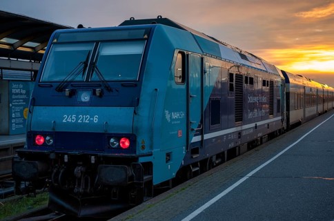 Diesel locomotive class 245