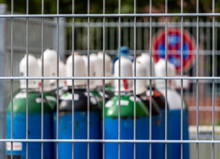 Industrial steel cylinders with inert gas