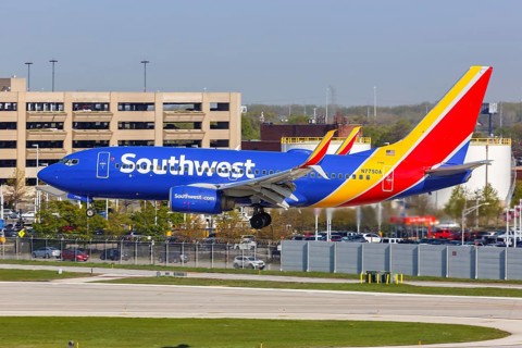 A Boeing 737-700 aircraft of Southwest Airlines with the registration number N7750A at Chicago Airport