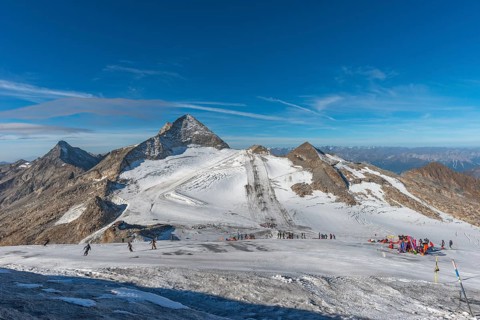 Year-round ski resort