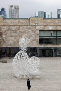 Artwork Body of Knowledge by Jaume Plensa on the Westend Campus of Goethe University