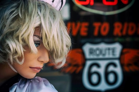 Disguised mannequins on Route 66
