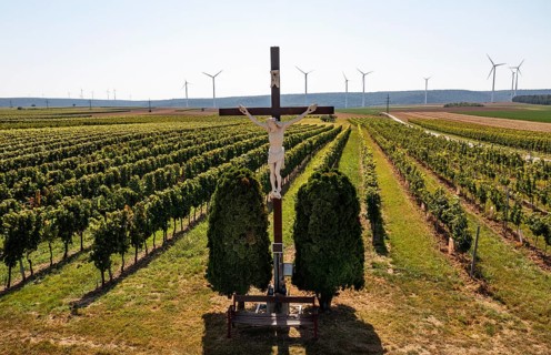 Marton cross in the vineyards near Deutschkreutz
