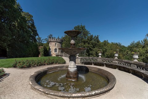 Rosenau Fountain and Castle Tower