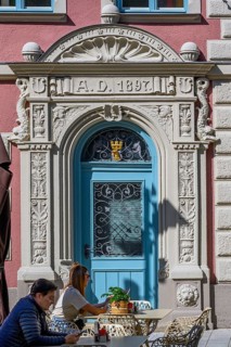 Richly decorated gate at the town hall on Marienplatz