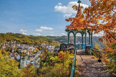 Viewing pavilion with a view of the historic centre in autumn