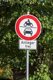 Traffic sign Anlieger frei