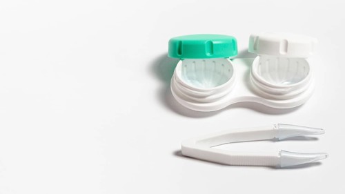 High angle contact lenses case with copy space tweezers