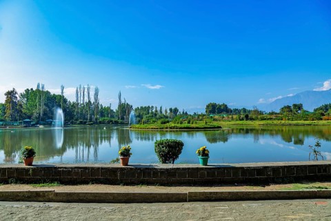Jawaharlal Nehru Memorial Botanical Gardens in Srinagar