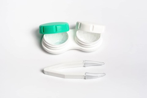 High angle case contact lenses with tweezers