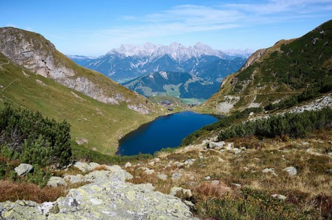 Wildsee with Wildseeloderhaus in front of Loferer Steinberge