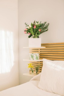 Flowers vase with blank paper