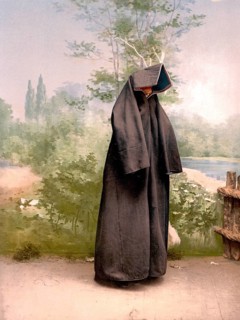 Muslim woman in Mostar