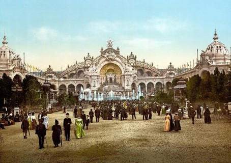 La Chateau d'Eau and Plaza