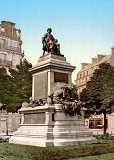 Alexandre Dumas monument
