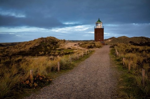 Path through the dunes to the beacon