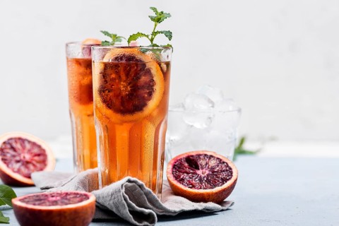Aromatic fruit ice tea table