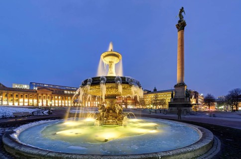Fountain on Schlossplatz in winter