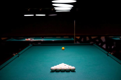 Arrangement with white billiard balls