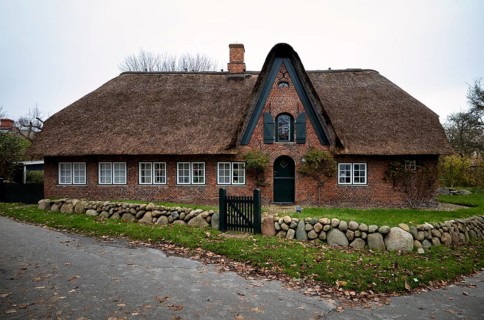 Frisian house with thatched roof