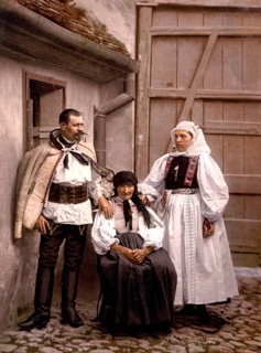 Farmer family in Hammersdorf near Hermannstadt