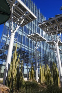 Photovoltaic system in front of glazed building