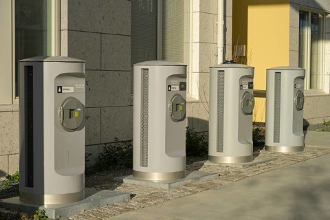 Underground waste bins