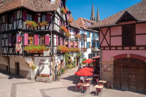 Half-timbered facade of the Hotel Restaurant Zum Schnogaloch