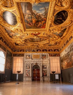Decorated ceiling