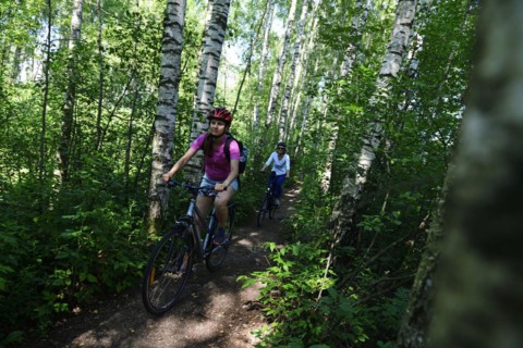 Cyclists on the Aukstumala Cognitive Path