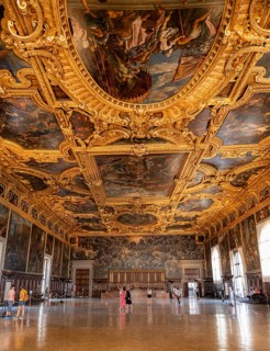 Decorated ceiling