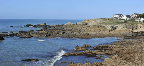Rocky coastline of the Cote sauvage near Le Croisic