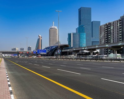 Complete closure of Sheik Zayed Road in the direction of Abu Dhabi