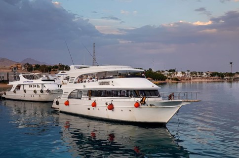 Dive boats