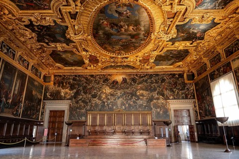 Decorated ceiling