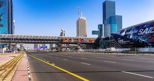 Complete closure of Sheik Zayed Road in the direction of Abu Dhabi