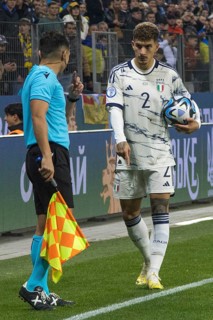 Giovanni DI LORENZO Italy in dialogue with the linesman