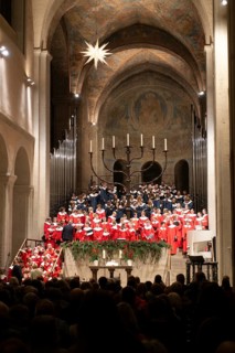 Quempas singing by the Braunschweig Cathedral Singing School for Advent in Braunschweig Cathedral