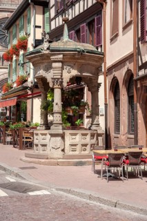Historic six-bucket fountain