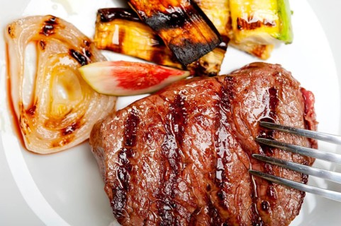 Grilled fresh beef filet mignon and vegetables