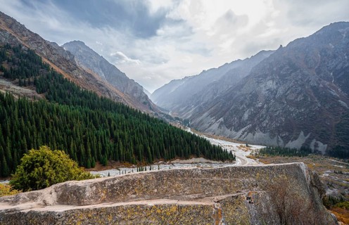 View into the Ala Archa valley from the viewpoint at broken heart rock