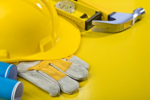 Arrangement of tools on the yellow table