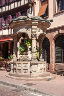 Historic six-bucket fountain