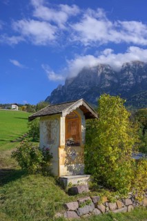Wayside shrine behind the Schlern massif