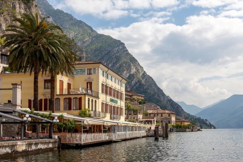 Restaurants on the shores of Lake Garda