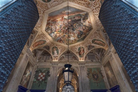 Ceiling frescoes in the entrance hall of Palazzo Cattaneo Adorno