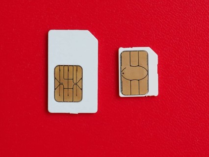 SIM and USIM card used in phones