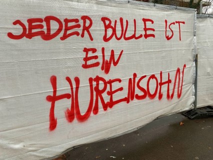 JEDER BULLE IST EIN HURENSOHN
