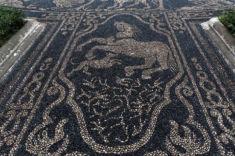 Stone mosaic of white and black sea pebbles from 1737