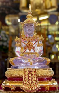 Golden meditating Buddha at Wat Saket